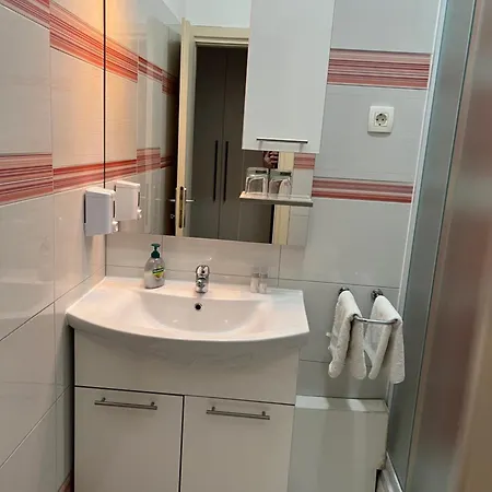 精致客房旅馆 招待所 3*