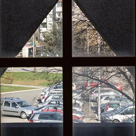 精致客房旅馆 扎达尔